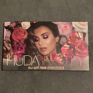 Huda Beauty Rose Gold Palette